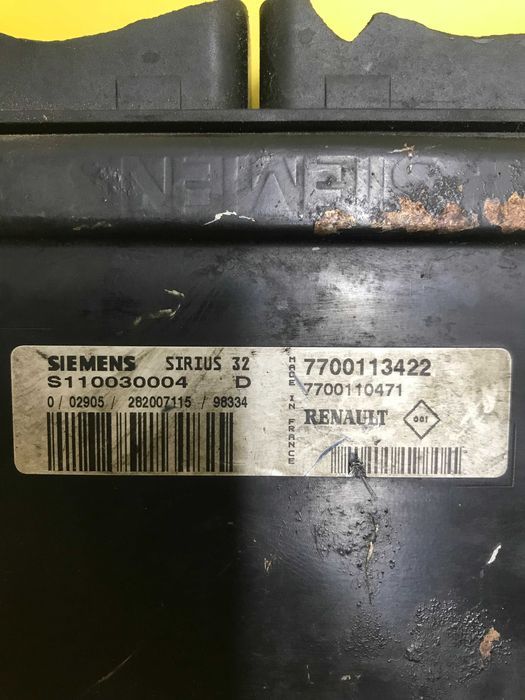 Блок управління двигуном Renault Clio s110030004 7700113422