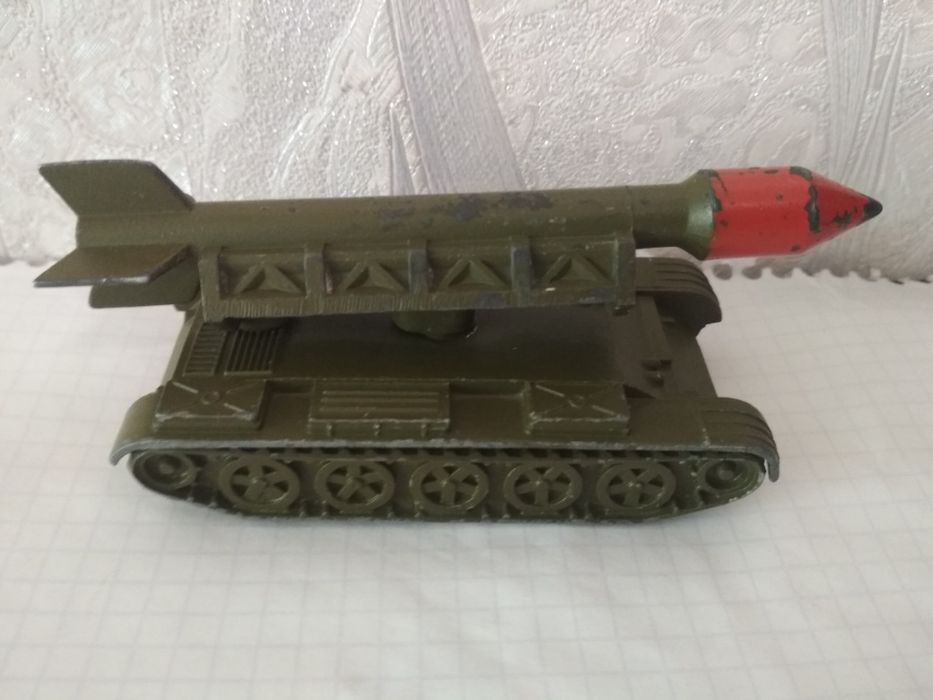 Военная техника.Ракетная установка.