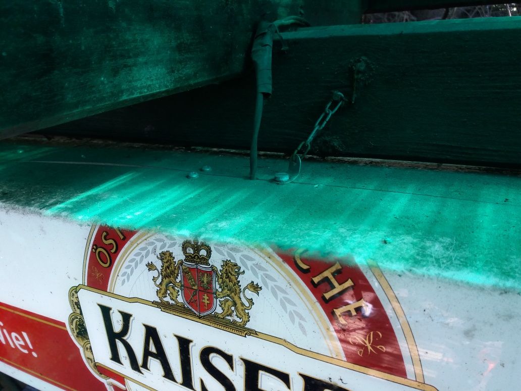 Podświetlana reklama piwa kaiser neon