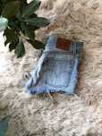Krótkie spodenki szorty denim wysoki stan strzępienia Levi’s 501 XS/S