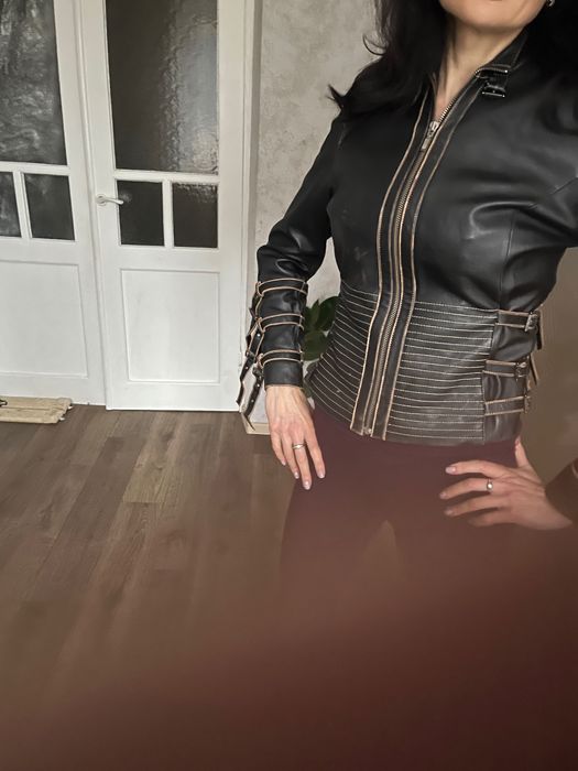 Кожаная женская курточка