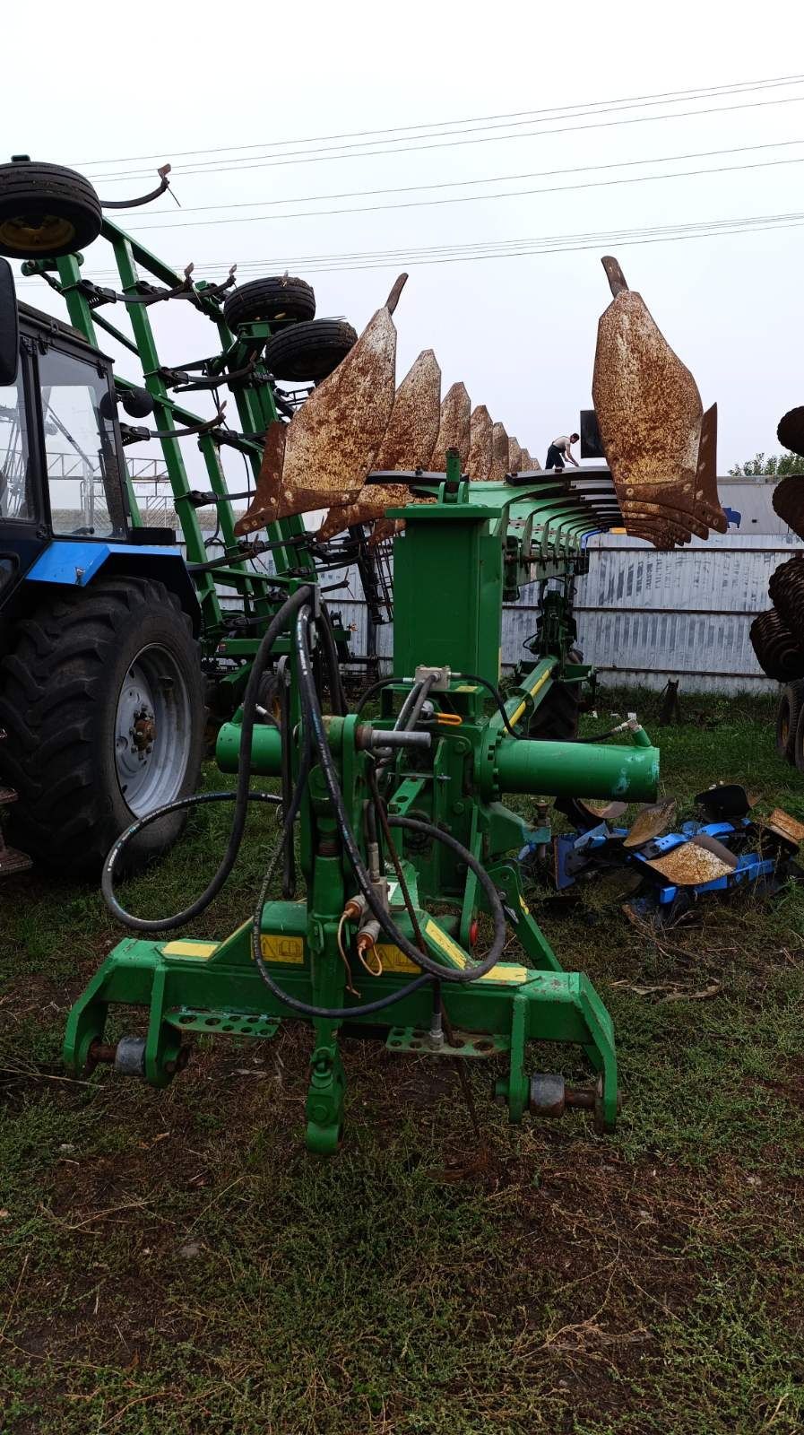 Плуг оборотний John Deere 3810 7+1