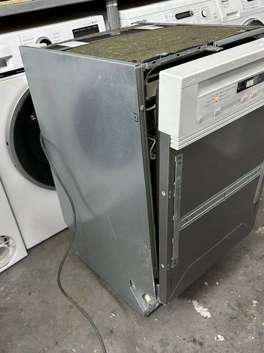 Посудомийна машина Miele G4720 SCi