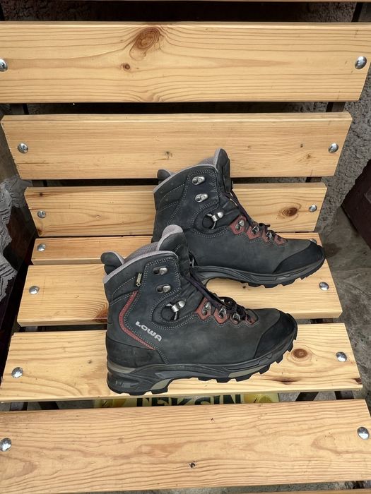 Трекінгові черевики Lova