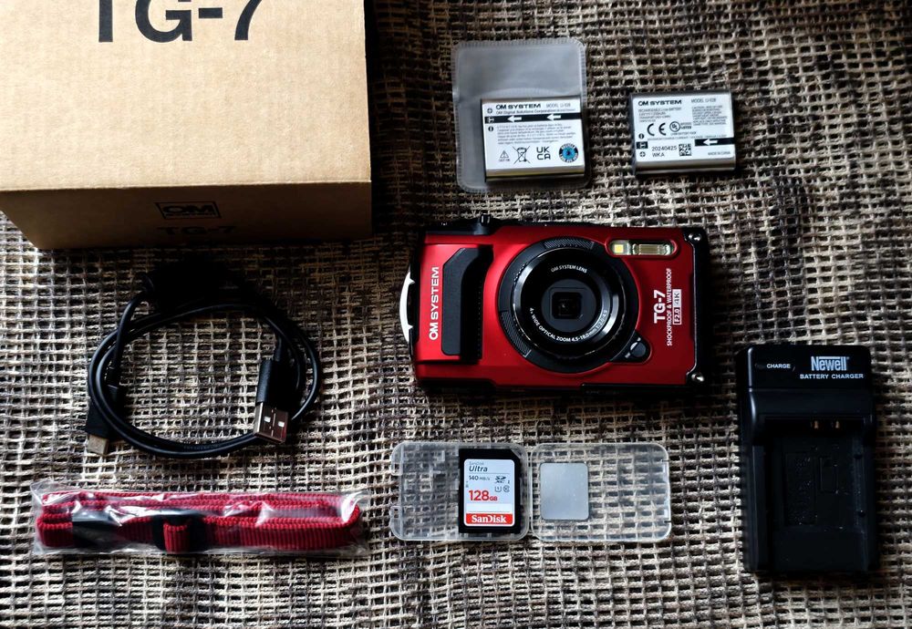 Aparat foto Olympus OM System Tough 7 TG-7 komplet dodatki