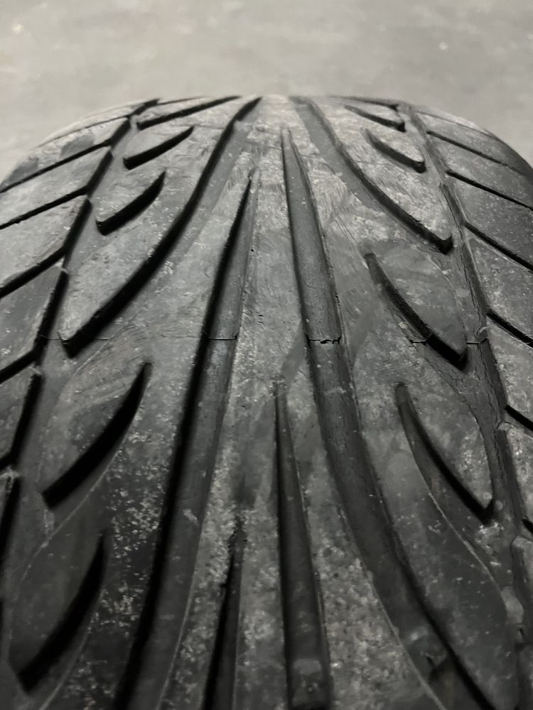 Par pneus Dunlop SP Sport, 245/40 R19, em boa condicao (55%)