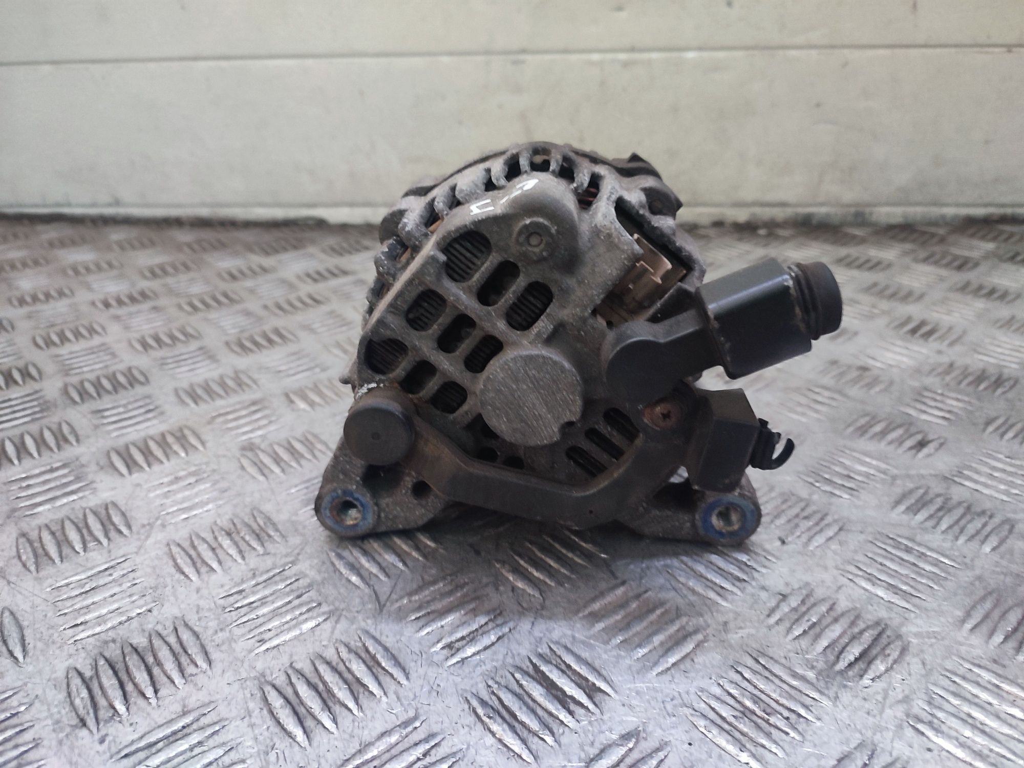 Peugeot 206 1.4 8v alternator