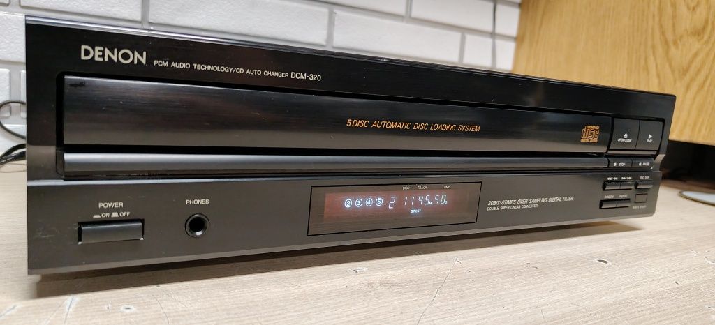 Odtwarzacz CD zmieniarka DENON DCM-320.