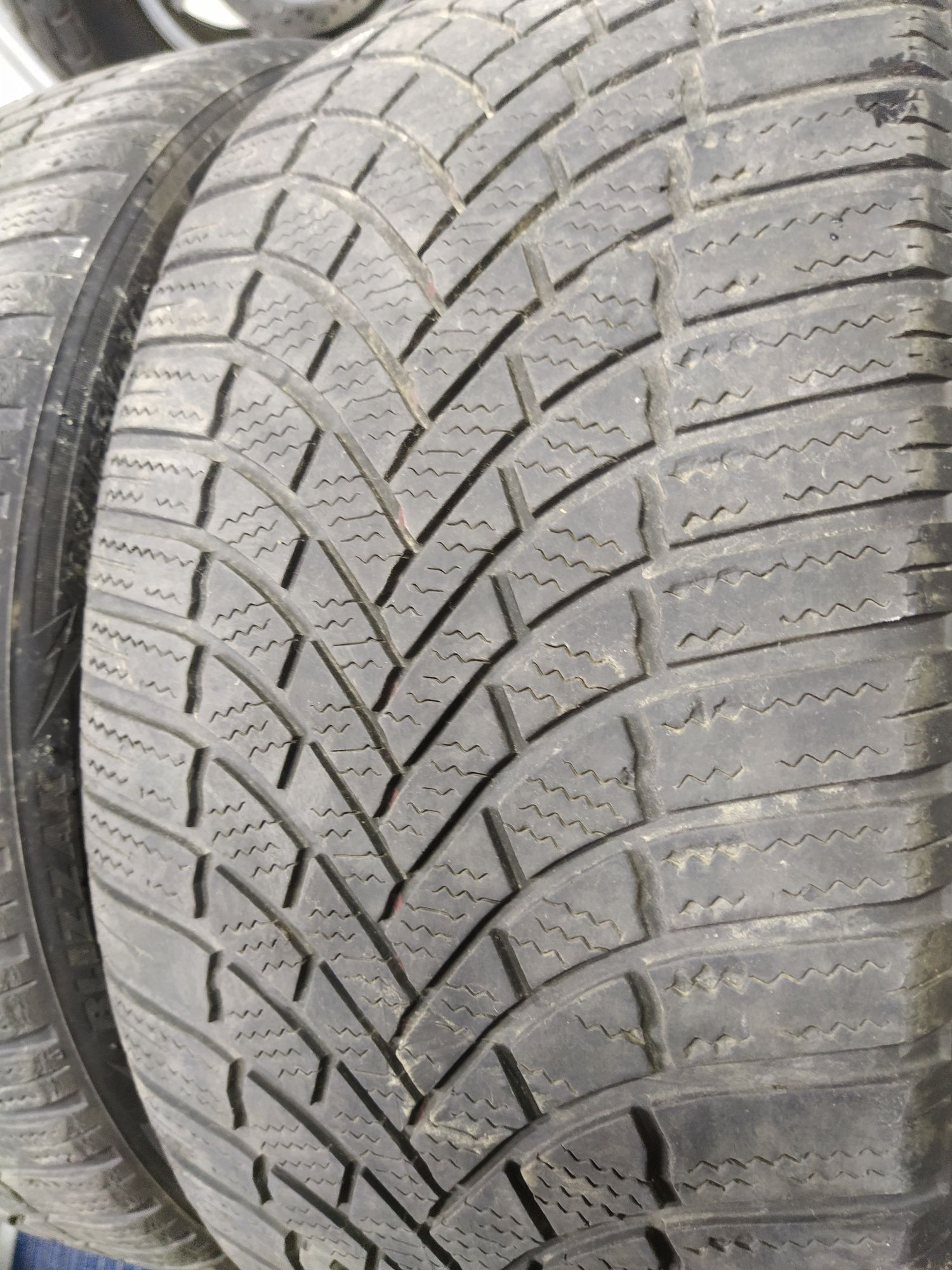 2 Opony zimowe 225/40r18 BRIDGESTONE 2019r