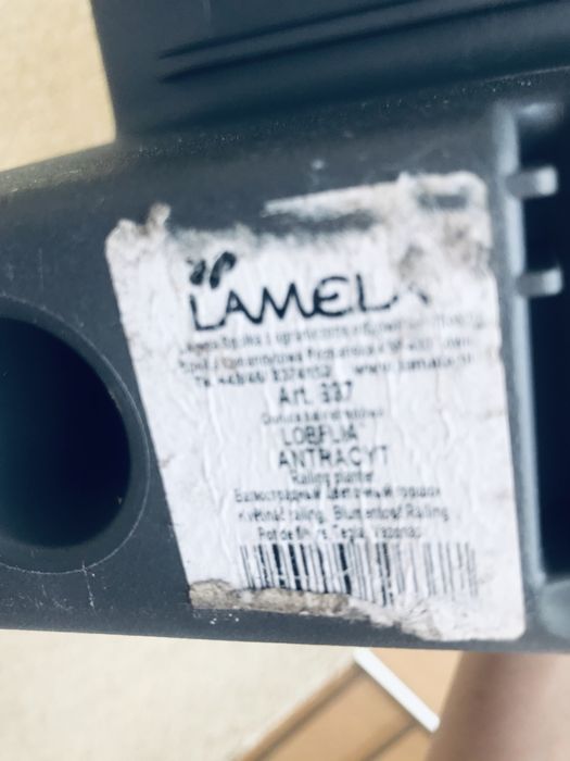 Donice nowoczesne na balkon, taras piękny kolor