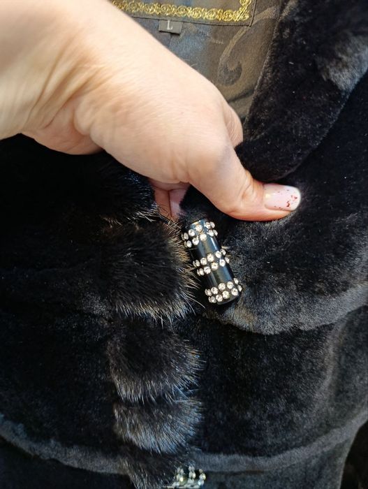 Мутонова шуба,р.42-44