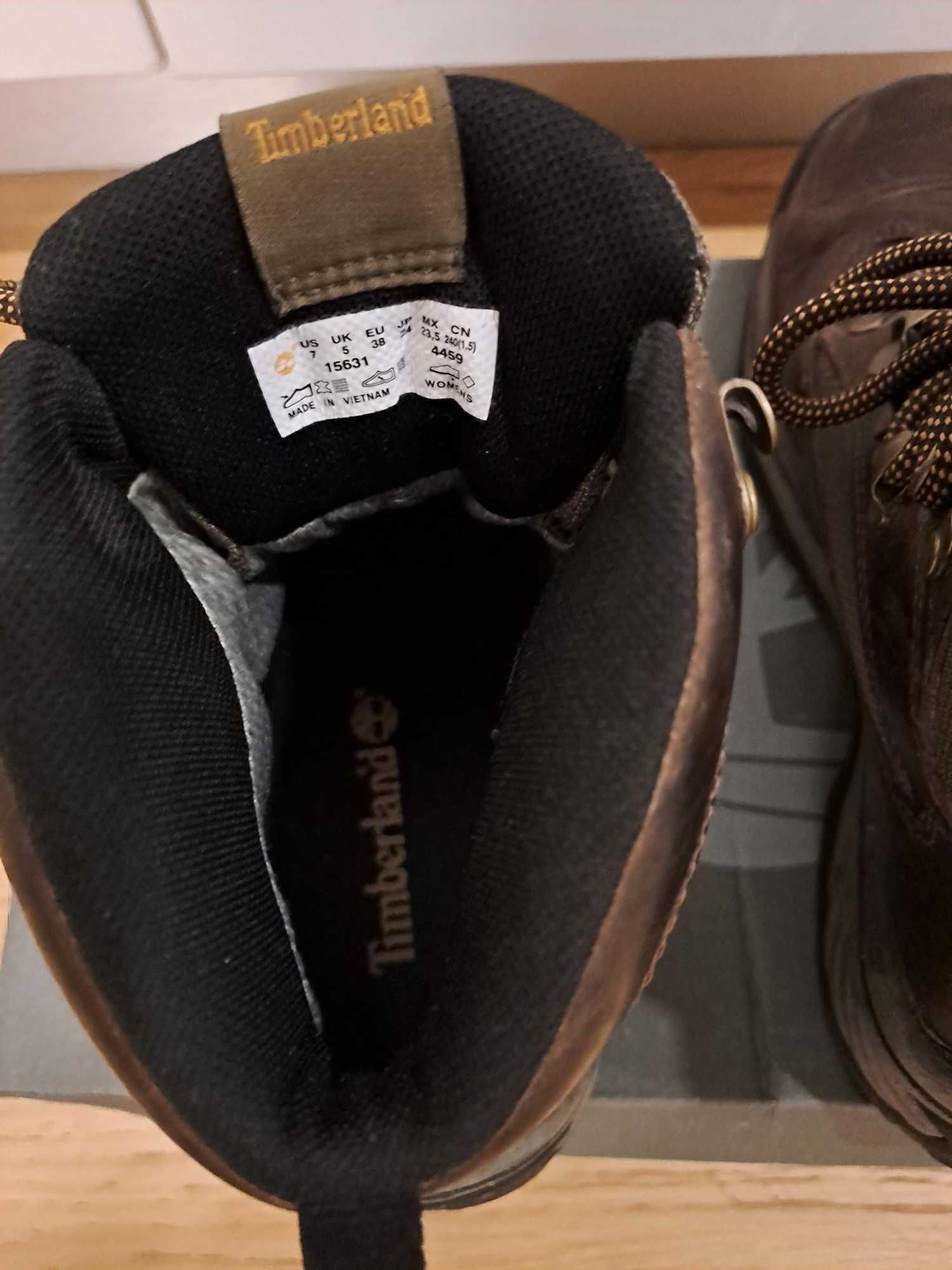 Botas Timberland em bom estado