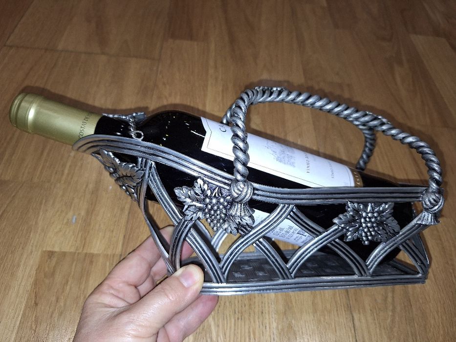 Suporte para garrafa em estanho