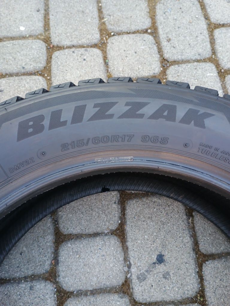 Зимова гума 215/60 R17 Blizzak DM-V2