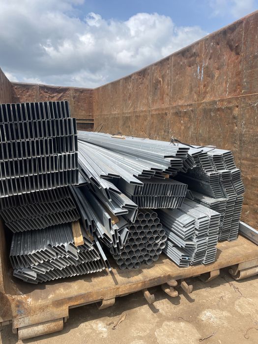 Profile stalowe zamkniete II gatunek Słupek ogrodzeniowy kształtownik