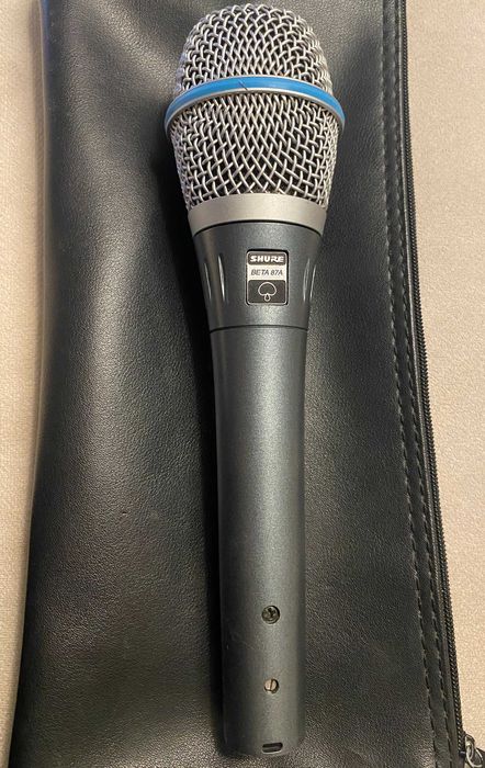 Material de som e guitarra