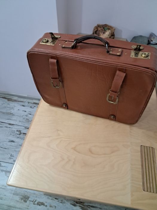 Валіза шкіряна ретро.