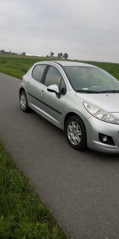 Sprzedam Peugeot 207 po liftingu