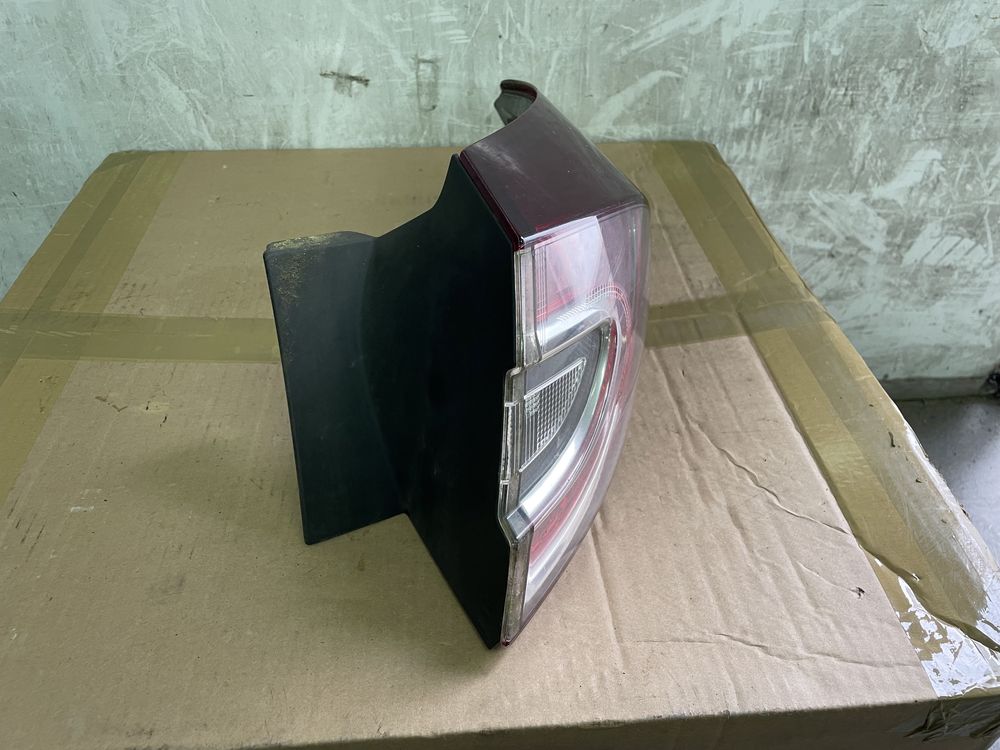 Lampa prawa tył renault megane 3 kombi europa