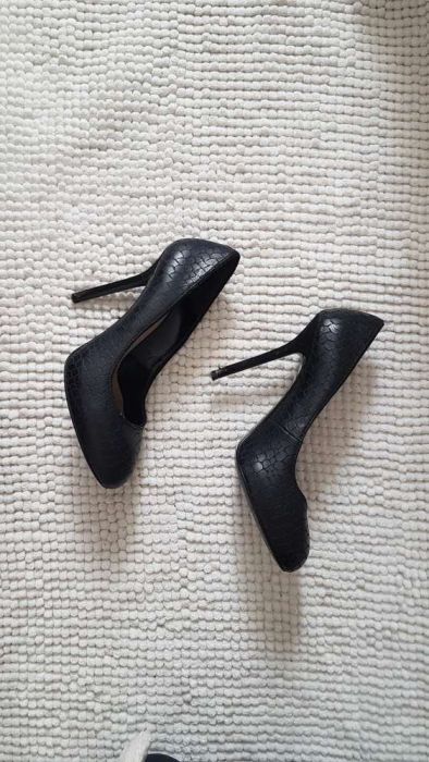 Sapatos Pretos N38 // Zara