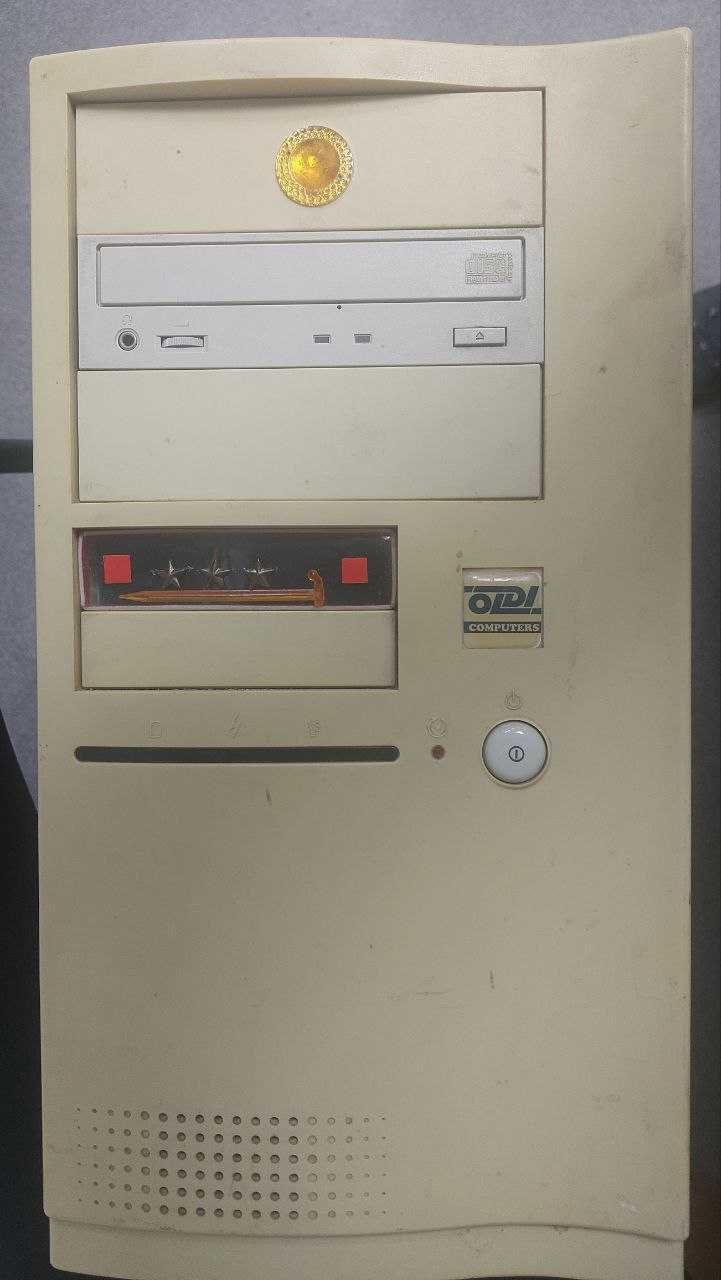 Компьютер ретро Celeron Windows XP HDD 40Gb IDE