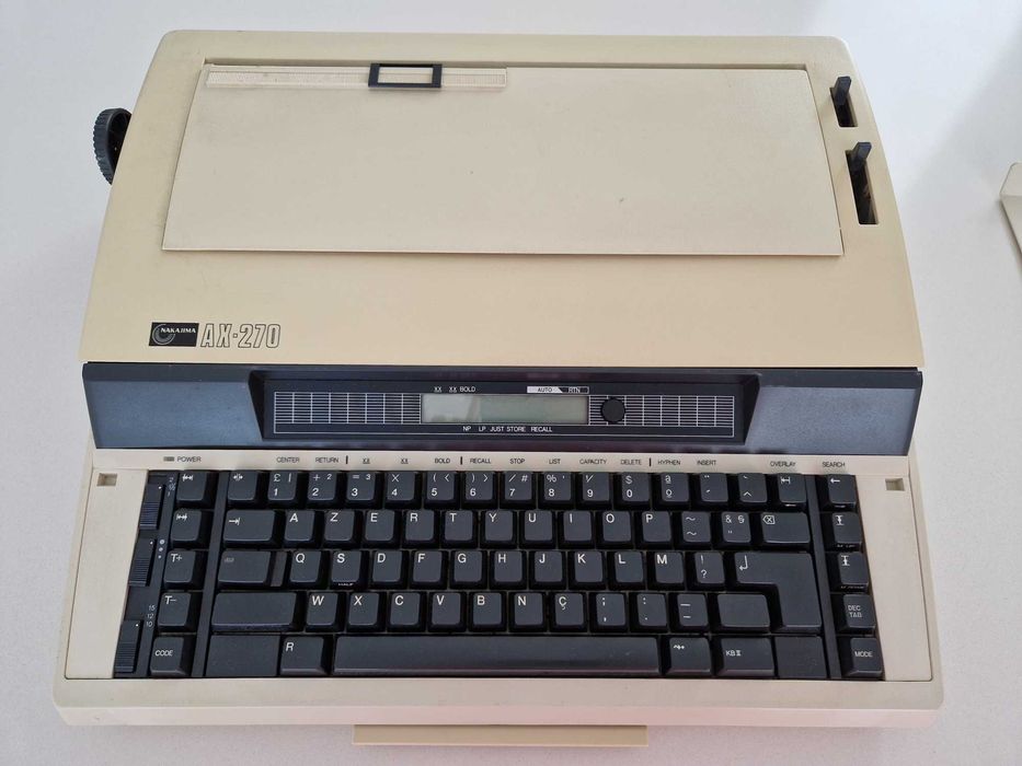 Vendo máquina de escrever elétrica