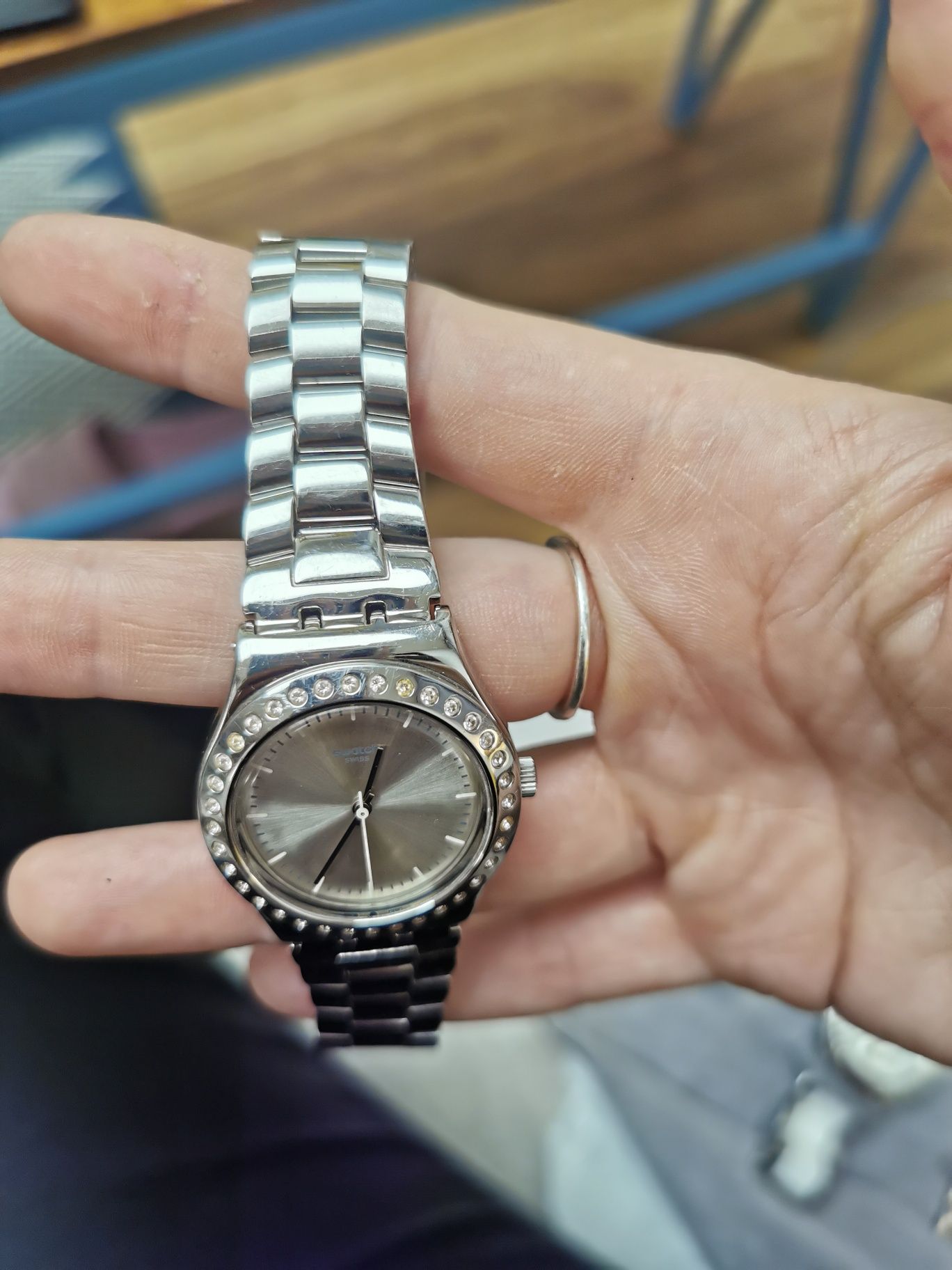 Zegarek swatch irony medium srebrny stal chirurgiczna cyrkonie svarows