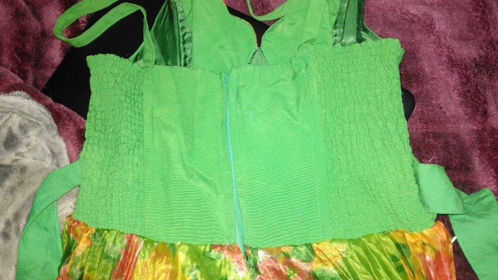 Vestido de cerimónia, com casaco, muito bonito e elegante