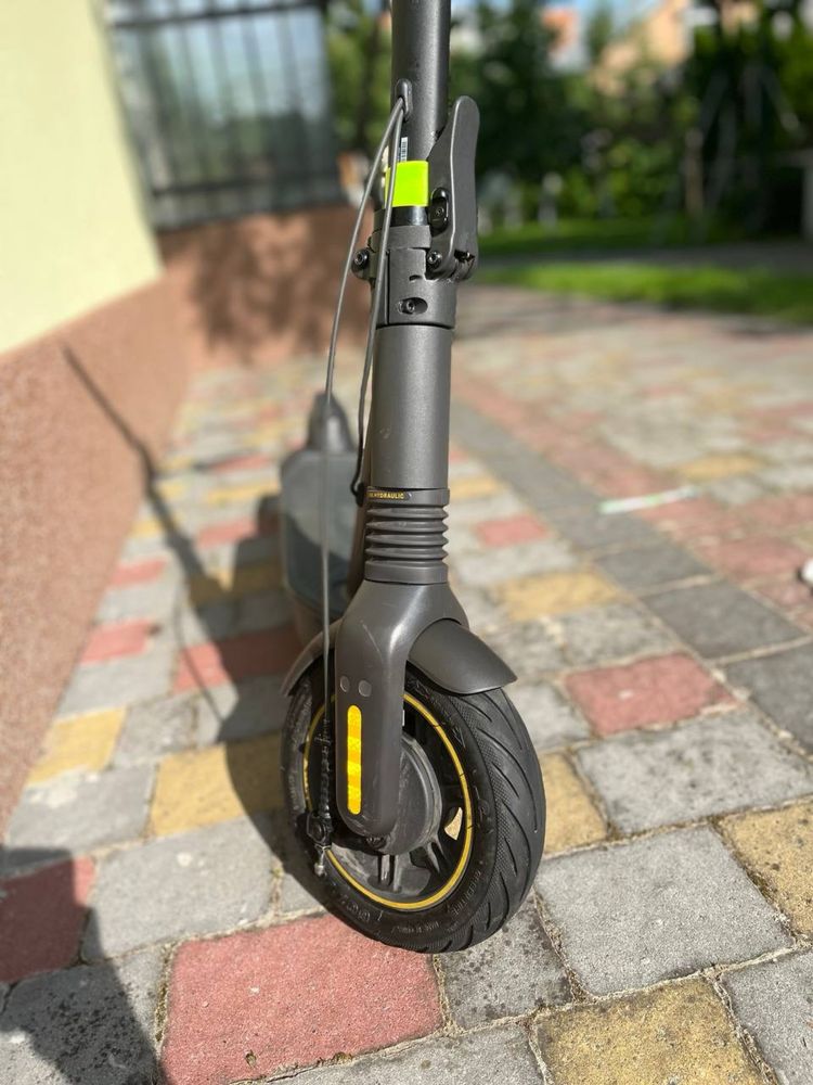 Електросамокат Segwey ninebot max G2E