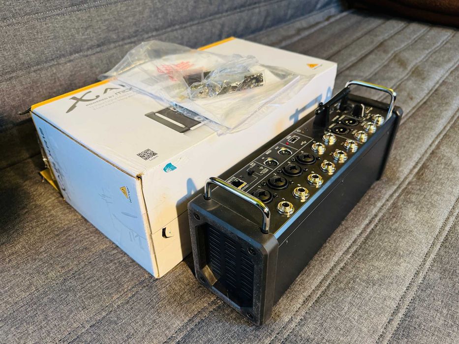 Behringer xair XR12