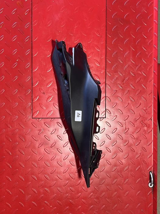 Yamaha R7 wypełnienie ogon lewy