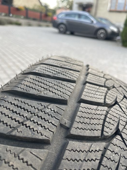Komplet opon zimowych IMPERIAL SNOWDRAGON UHP JAK NOWE 255/45 r. 19