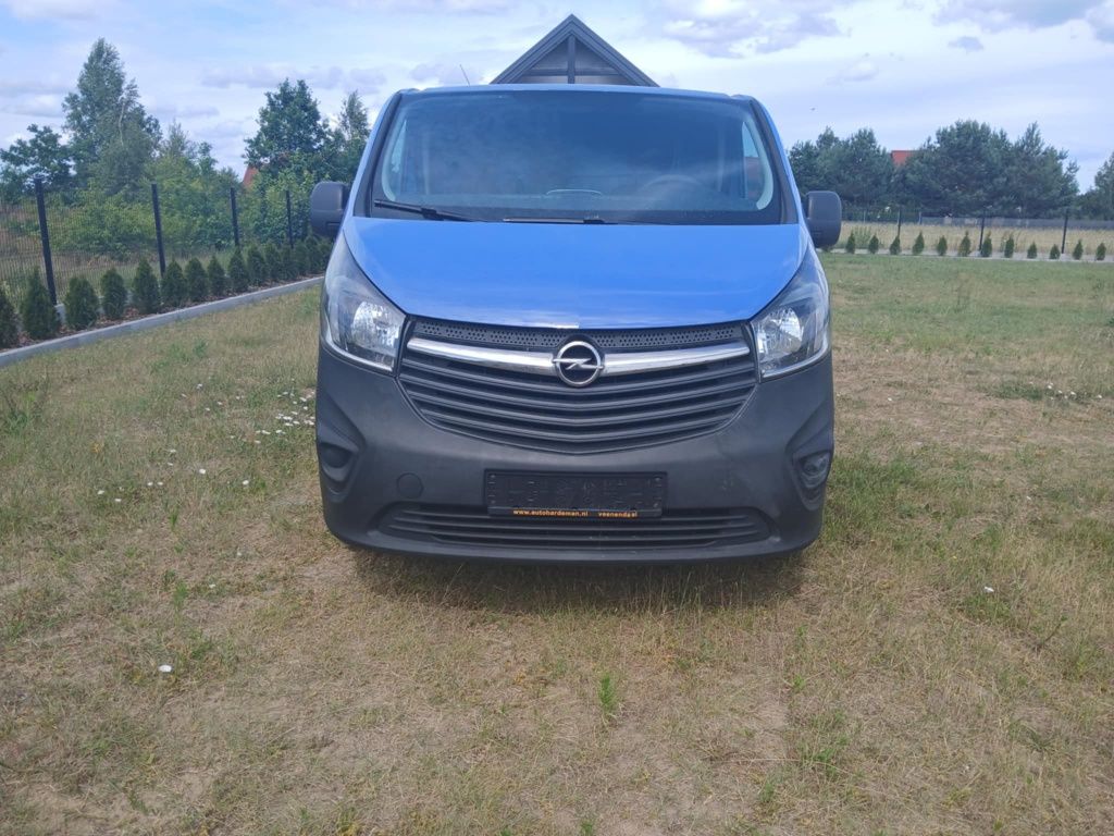 Opel Vivaro long