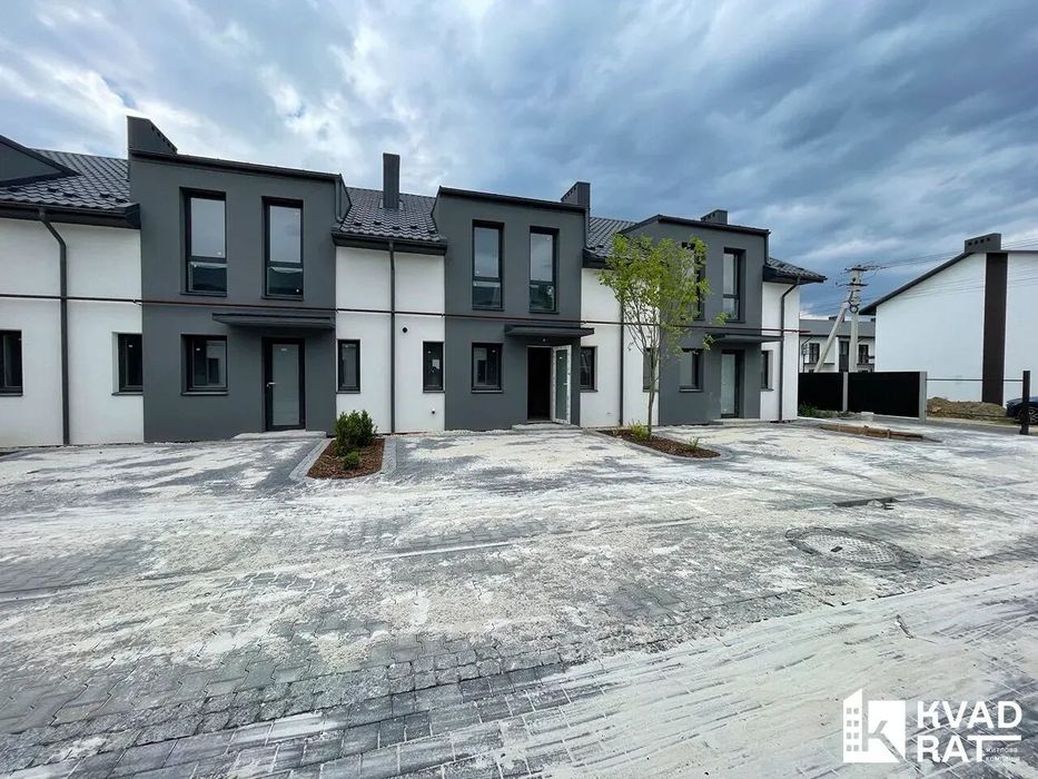 Таунхаус з готовим ремонтом у комфортному районі с. Крихівці