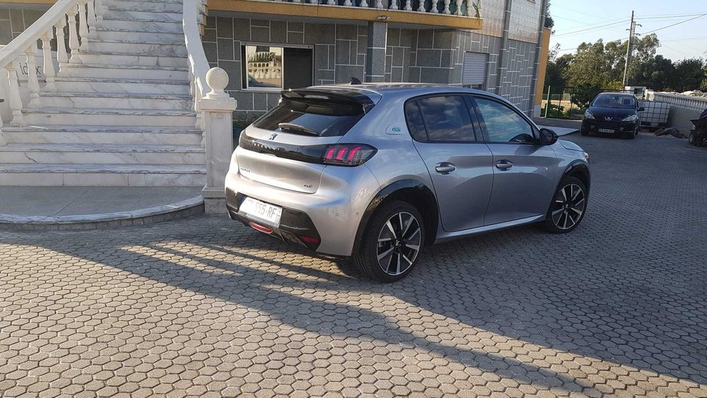 Peugeot e-208 GT 136cv 2021 c/iva