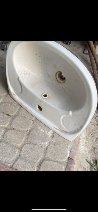 Умивальник сантехніка