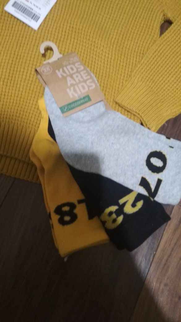 Nowy musztardowy sweter r. 98+3pak skarpet coccodrillo