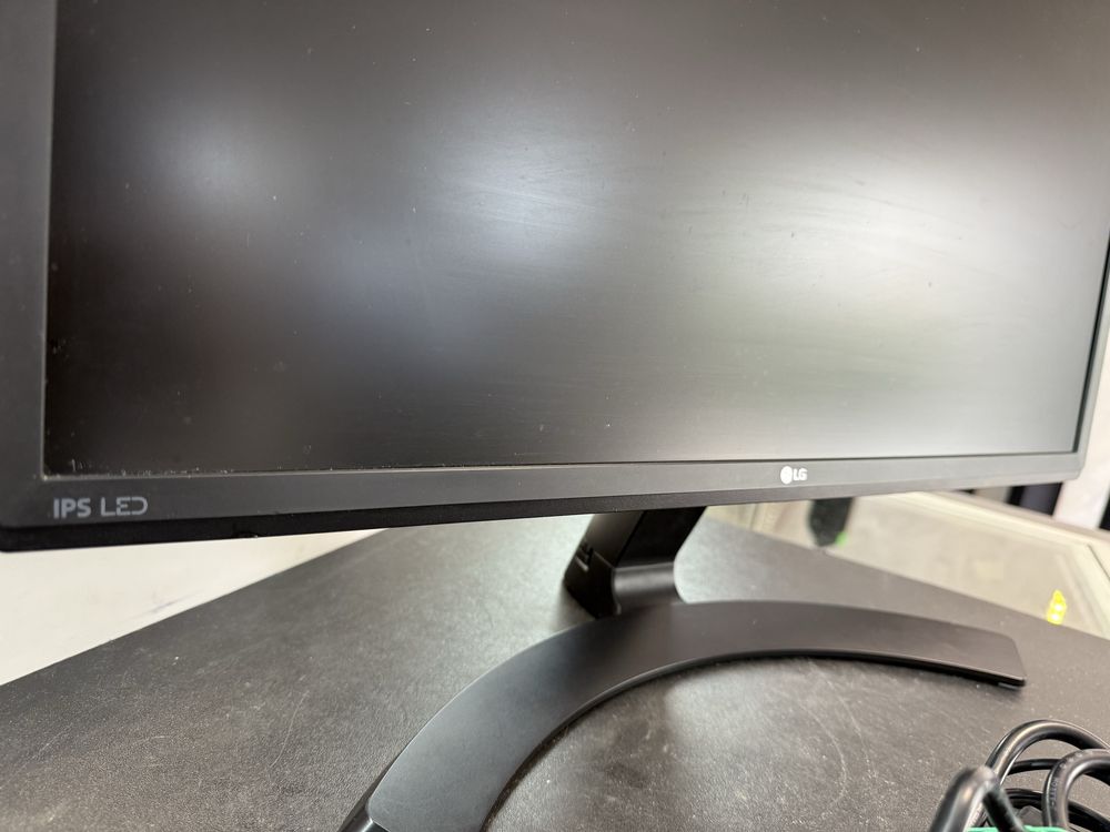 Monitor LG 24MP60VQ, HDMI, 24cale, bdb stan