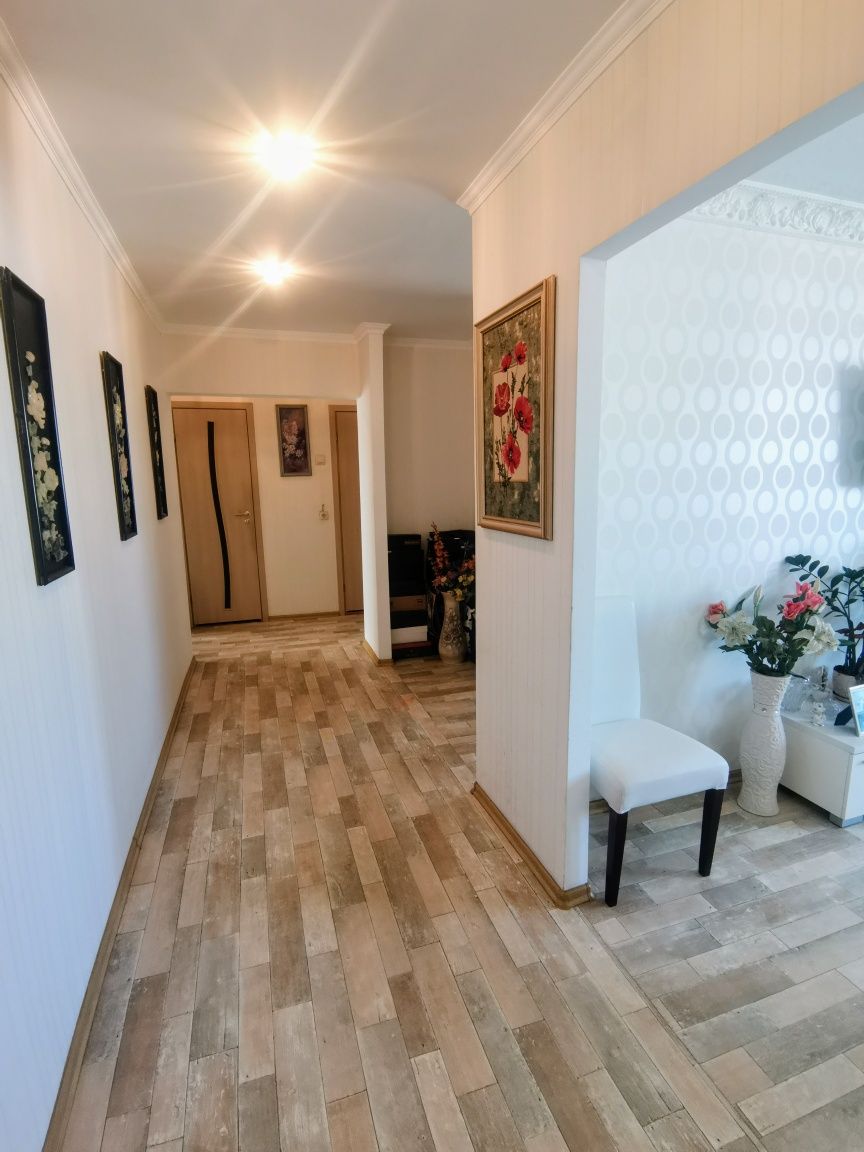 3комн квартира на Семена Палия