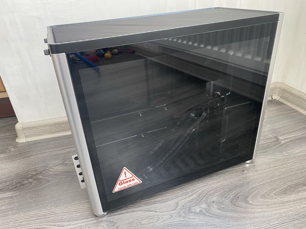Корпус JONSBO D30 Silver (Micro-ATX, Mini-ITX, Mini DTX)