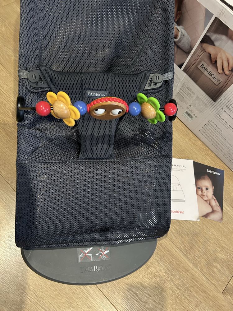 Leżaczek babybjorn  mesh antracyt