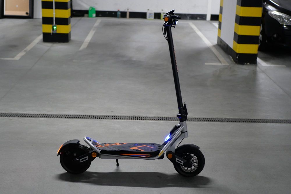 Hulajnoga elektryczna Kukirin A1 – Stan Perfekcyjny, gotowa do jazdy!