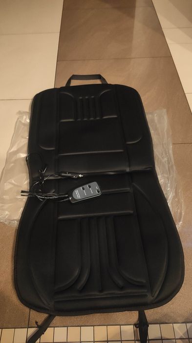 Masująca mata samochodowa z funkcją grzania, nowa