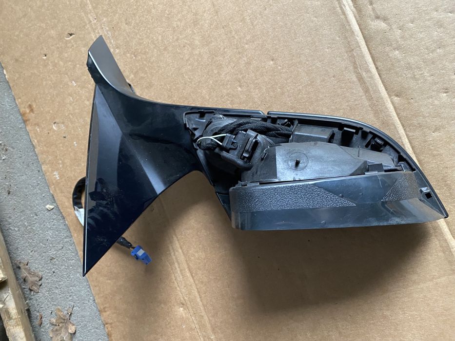 Дзекало ліве праве Tesla model 3