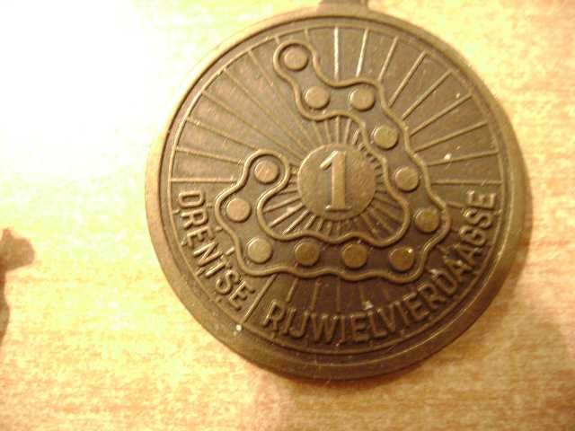 Starocie z PRL - Zestaw 3 breloczki kolekcjonerskie do wyboru TANIO