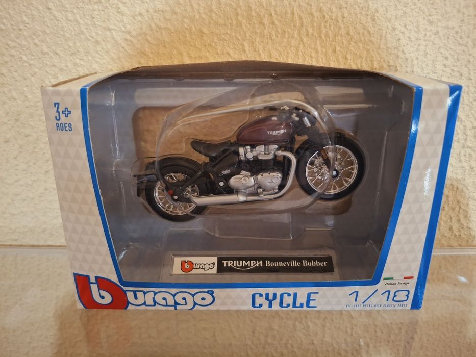 Motas 1/18 para venda