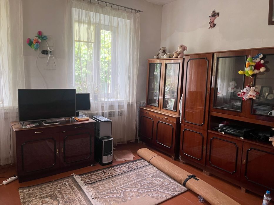 Продам ПОЛДОМА, р-н  проспекта СЛОБОЖАНСКИЙ