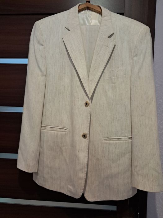 Костюм чоловічій