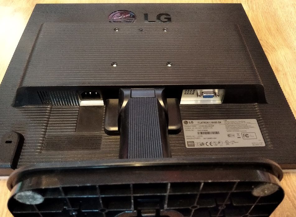Monitor LG Flatron L1918S - 19" VGA