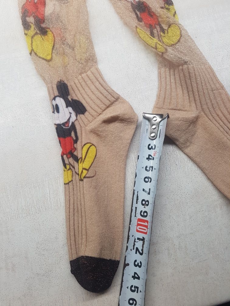 Шкарпетки Міккі Маус нові бежеві заміри на фото з етикеткою